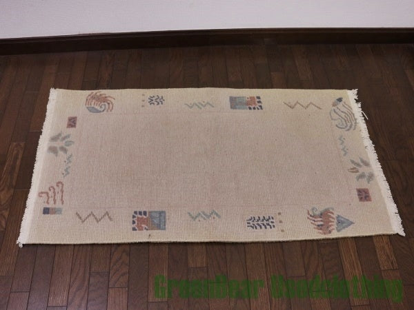 RAGQ037 ビンテージトライバルラグ ウール絨毯 117cm×62cm